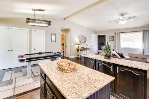 Lakefront Haven Near Oaklawn and Casino Resort! in Hot Springs, USA