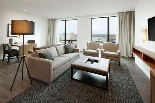 Embassy Suites Amarillo Downtown - image 14