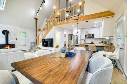 Poconos Retreat with Game Room, Lake and Pool Access! in Pocono Lake, USA
