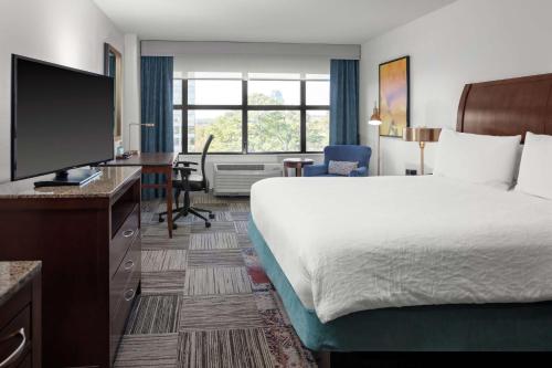Hilton Garden Inn Atlanta Perimeter Center - image 11