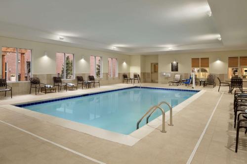 Homewood Suites by Hilton Kalamazoo-Portage - image 2