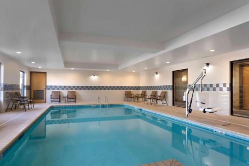 Hampton Inn & Suites Birmingham Airport Area - image 10