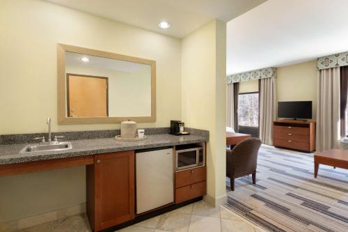 Hampton Inn & Suites Birmingham Airport Area