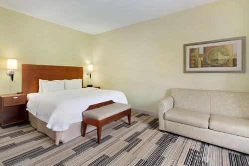 Hampton Inn & Suites Birmingham Airport Area