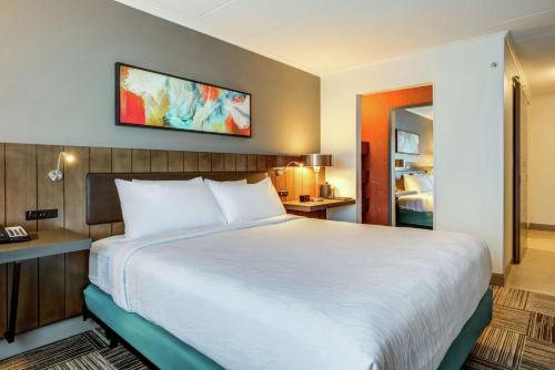 Hilton Garden Inn Boston Waltham - image 8