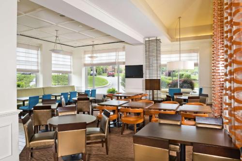 Hilton Garden Inn White Marsh - image 10