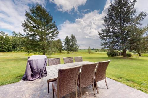 Italy Hill Estate in Pulteney