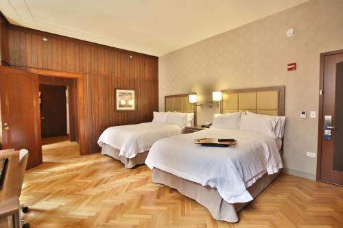 Hampton Inn Chicago Downtown/N Loop/Michigan Ave - image 12