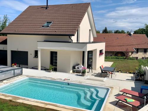 Superbe villa avec piscine proche de belfort - Accommodation - Meroux