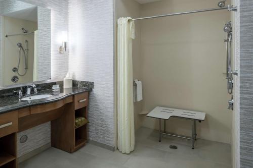 Homewood Suites by Hilton Cedar Rapids-North - image 11