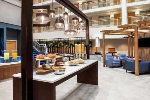 餐飲選擇, Embassy Suites by Hilton Columbus Dublin in 都柏林