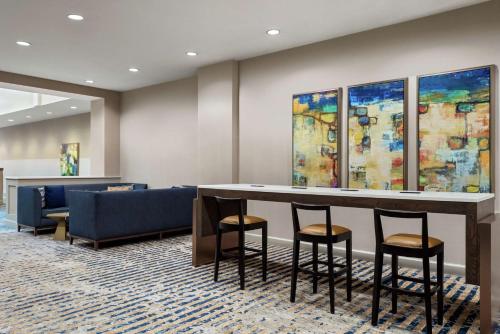 Embassy Suites Columbus - Dublin - image 12