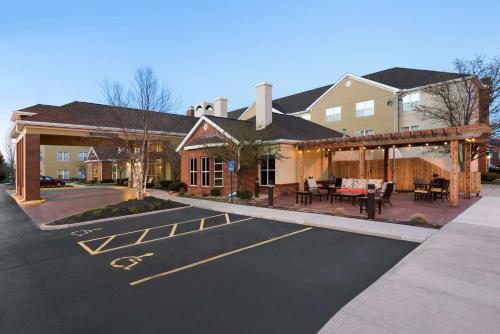 Homewood Suites by Hilton Columbus-Hilliard