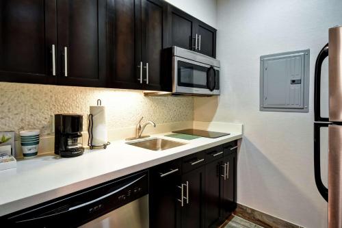Homewood Suites by Hilton Dallas Arlington South - image 9