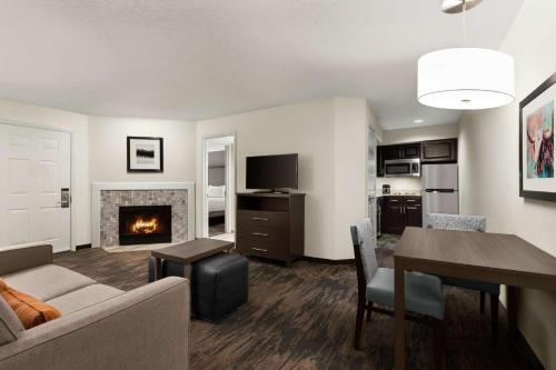 Homewood Suites Dallas-Addison - image 10