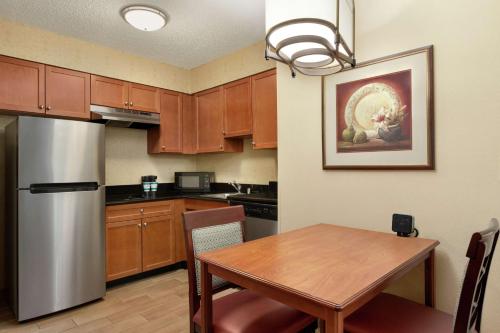 Homewood Suites by Hilton Dallas-Park Central Area - image 3