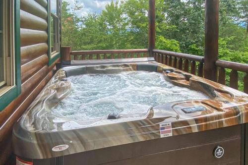 Smoky Mountain Reign in Sevierville, USA
