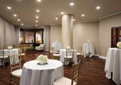 Hilton Arlington - image 8