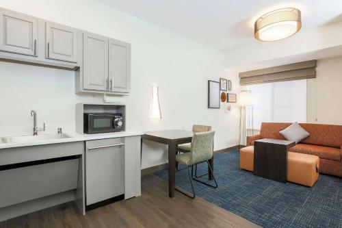 Hampton Inn & Suites Denver Tech Center