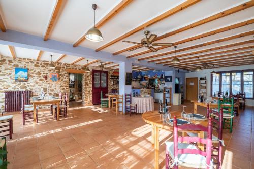 餐廳, Pou De Beca Allotjaments i agroturisme in 巴爾達爾巴