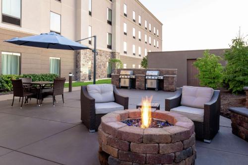 Hampton Inn & Suites Wheeling - The Highlands - image 9