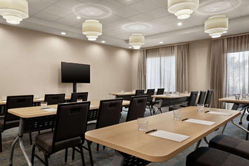 Homewood Suites by Hilton Houston NW at Beltway 8 - image 14