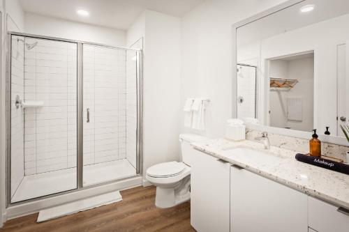 Mint House Phoenix - Midtown - 화장실