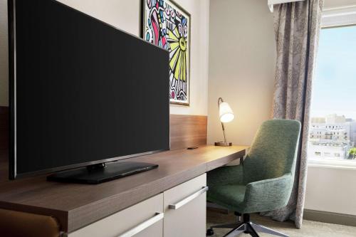 One-Bedroom King Suite image 3