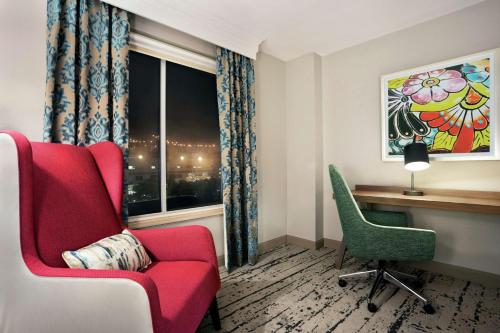 King Room image 3