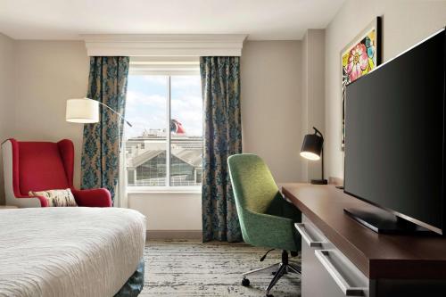 King Room image 2