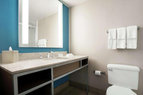 King Room image 6