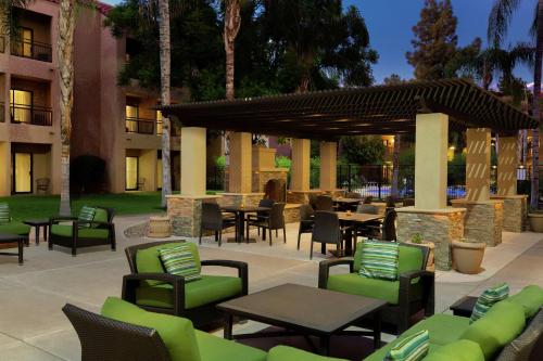 Embassy Suites by Hilton Phoenix Tempe