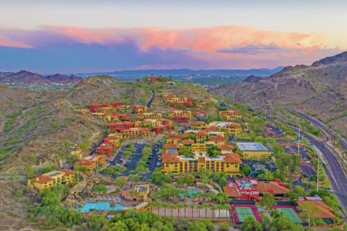 Hilton Tapatio Cliffs Resort