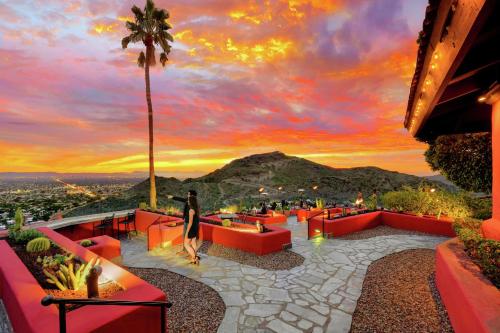 Hilton Tapatio Cliffs Resort