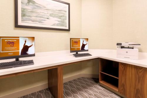 Hilton Garden Inn Reno - image 10