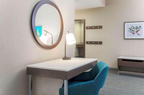 Hampton Inn By Hilton And Suites Pittsburgh-Downtown