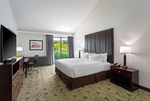 DoubleTree by Hilton Pittsburgh - Meadow Lands