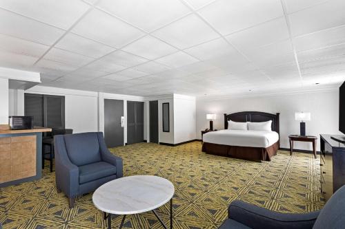 DoubleTree by Hilton Pittsburgh - Meadow Lands - image 4