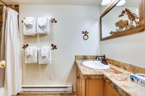 Keystone Condo on Shuttle Line Less Than 1 Mi to Resort!