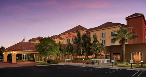 Hilton Garden Inn Fontana