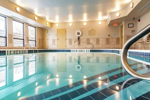 Hampton Inn St. Joseph - image 10
