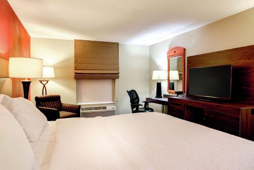 Hampton Inn St. Joseph - image 13