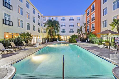 Embassy Suites Valencia