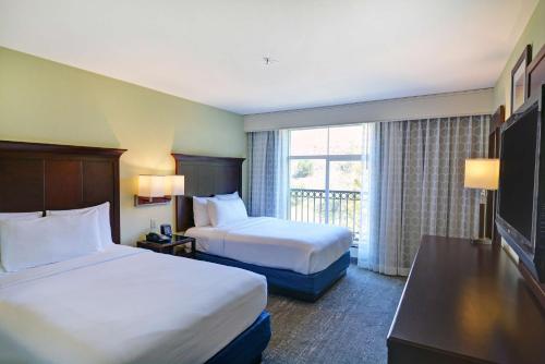 Embassy Suites Valencia - image 10