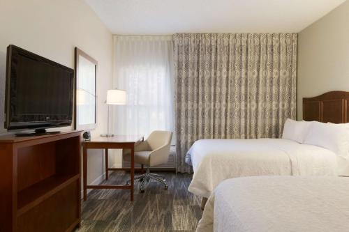 Hampton Inn Zanesville - image 8