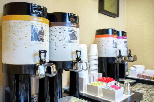 Hampton Inn Merrillville - image 11