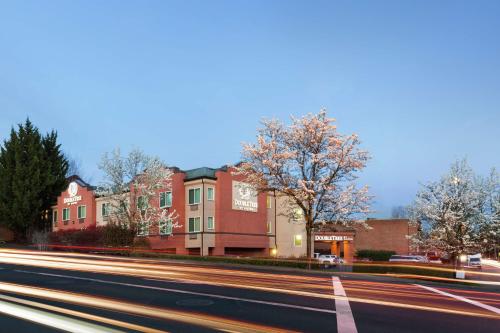 DoubleTree By Hilton Portland Tigard