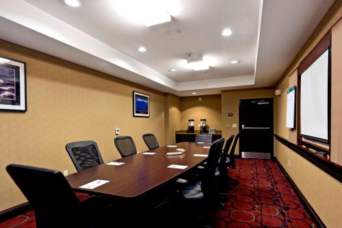 Hampton Inn Statesville - image 6