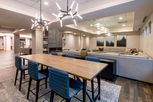 DoubleTree by Hilton Denver Cherry Creek, CO in Denver, USA