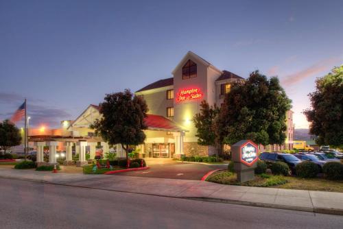 . Hampton Inn & Suites San Francisco-Burlingame-Airport South